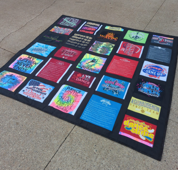 PRE-ORDER Custom T-Shirt quilt -Twin